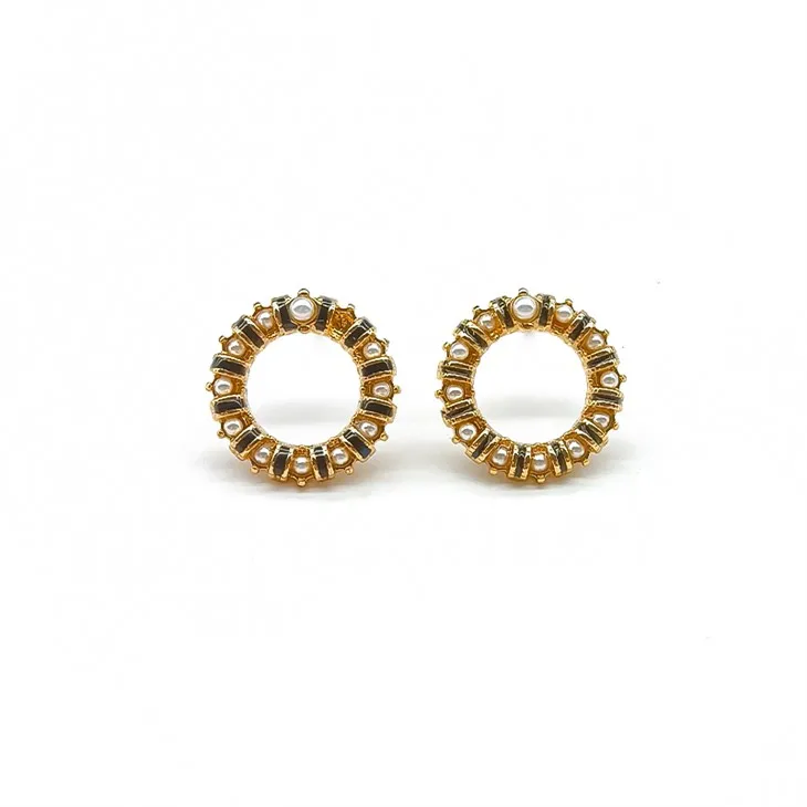 Kub Pearl Huggie Hoop Earring