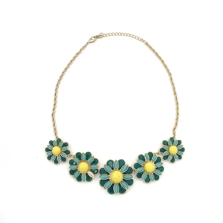 Ntuj Floral Necklace